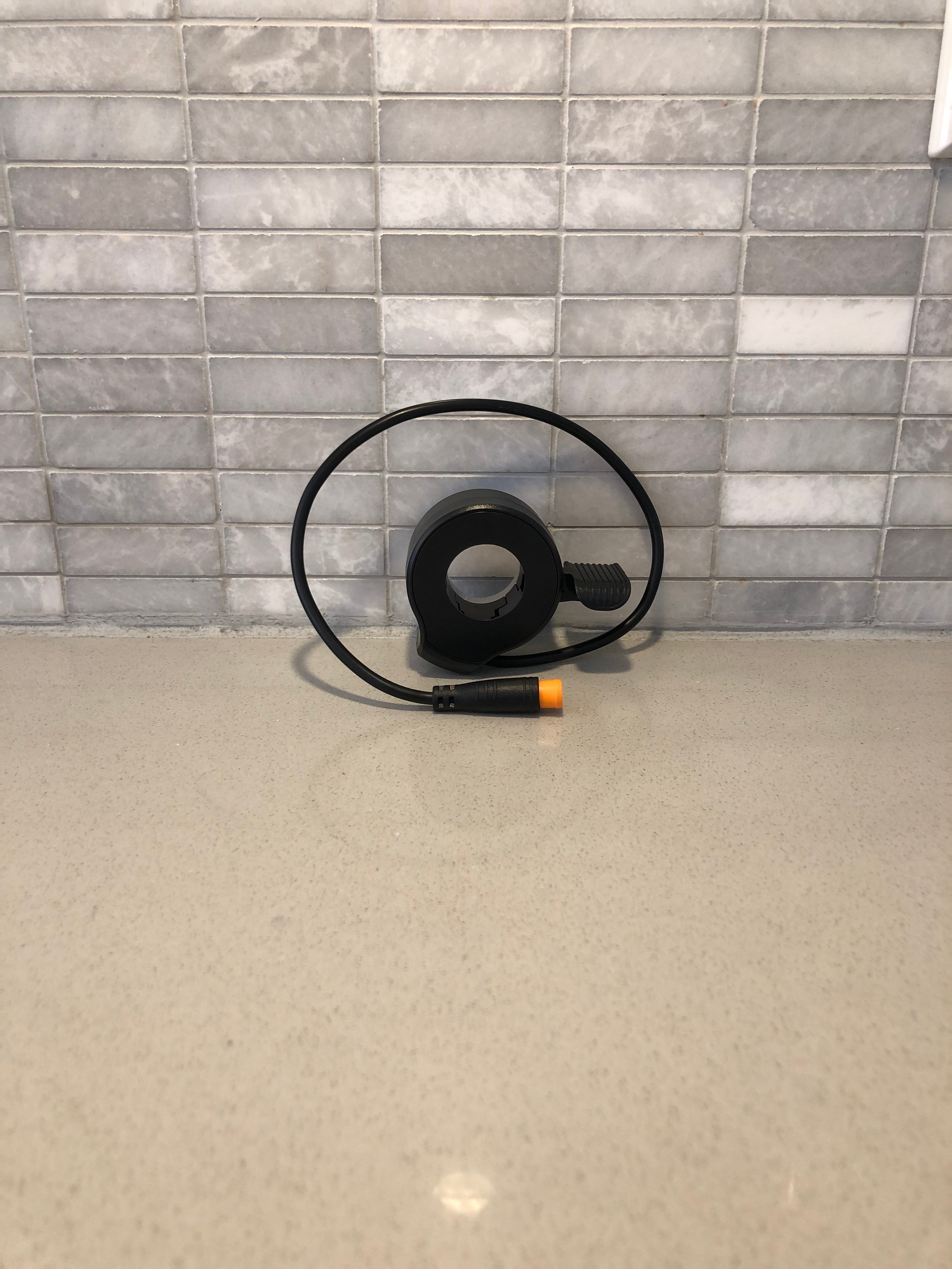 RadRunner Thumb Throttle (plug-and-play)
